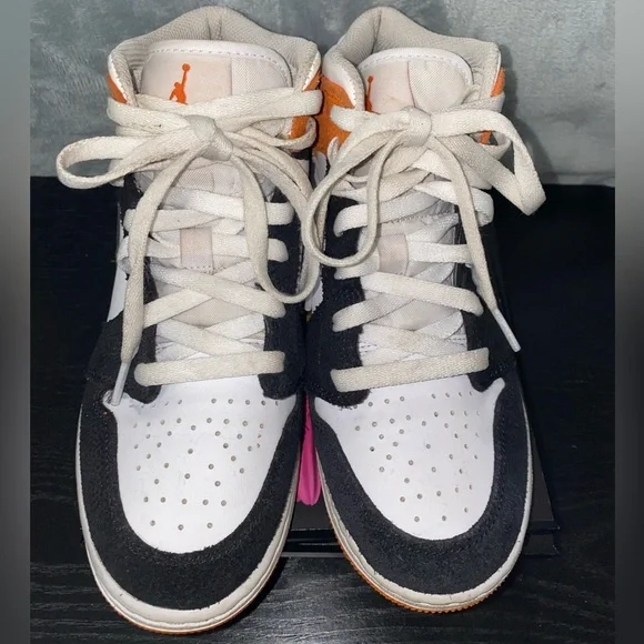 Nike Jordan 1 Mid SE Shoes girls size 5Y Floral Blossom Embroidery DQ8390-100 - Picture 5 of 12